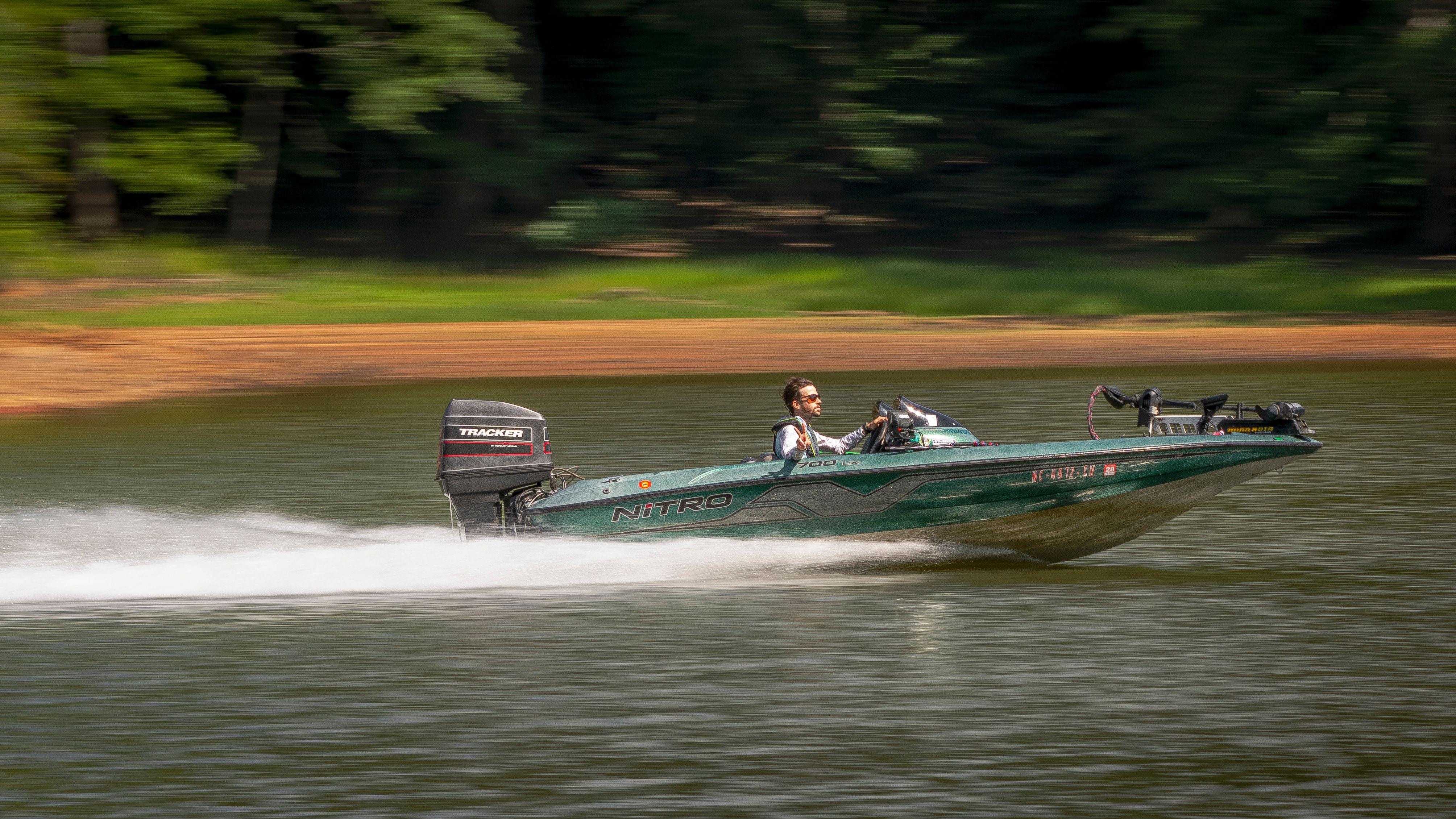Boat Speed Guide: Safe Speeds, Speed Limits & Boating Safety Tips for Every Captain
