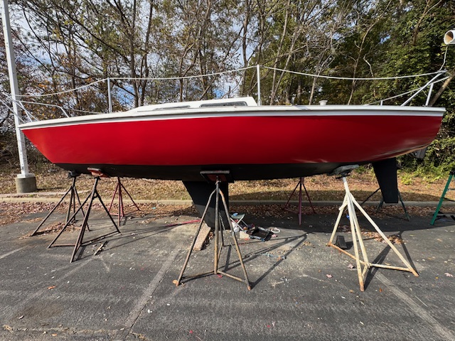 1980 Capri Catalina 25 Racing Sailboat with Cabin