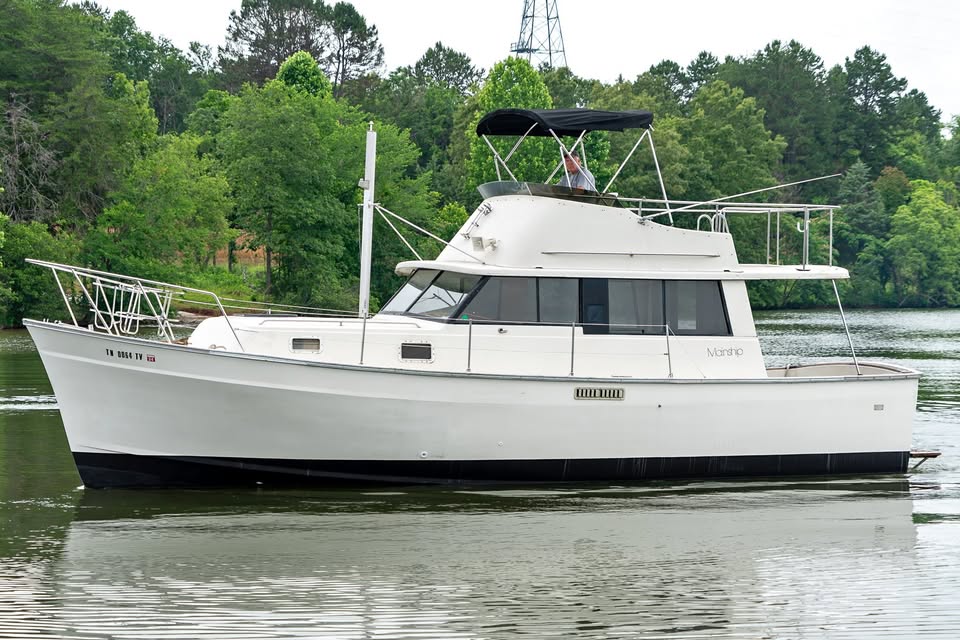 1979 Mainship 34 Flybridge Cruiser