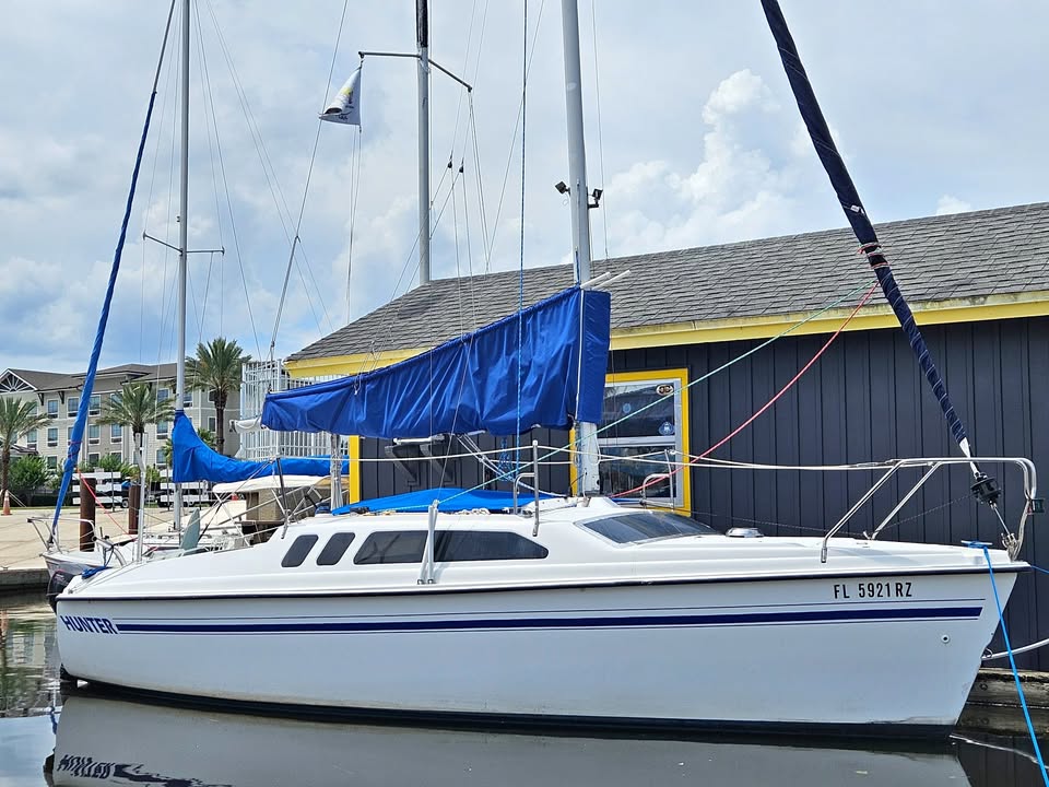 1995 Hunter 23.5 water ballast