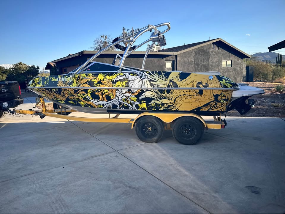 2010 Glastron open bow ski boat