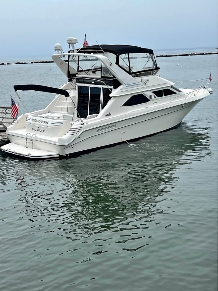 Sea ray 440 express bridge