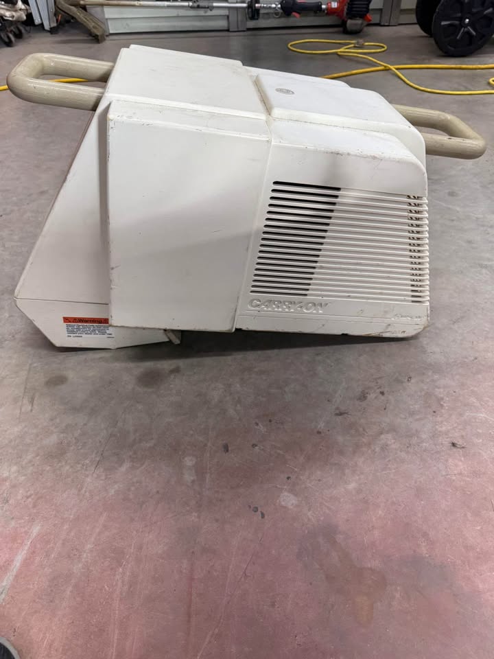 Boat hatch ac