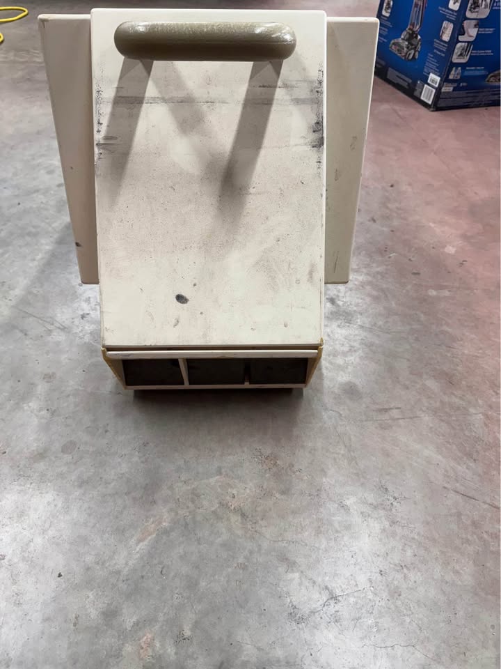 Boat hatch ac