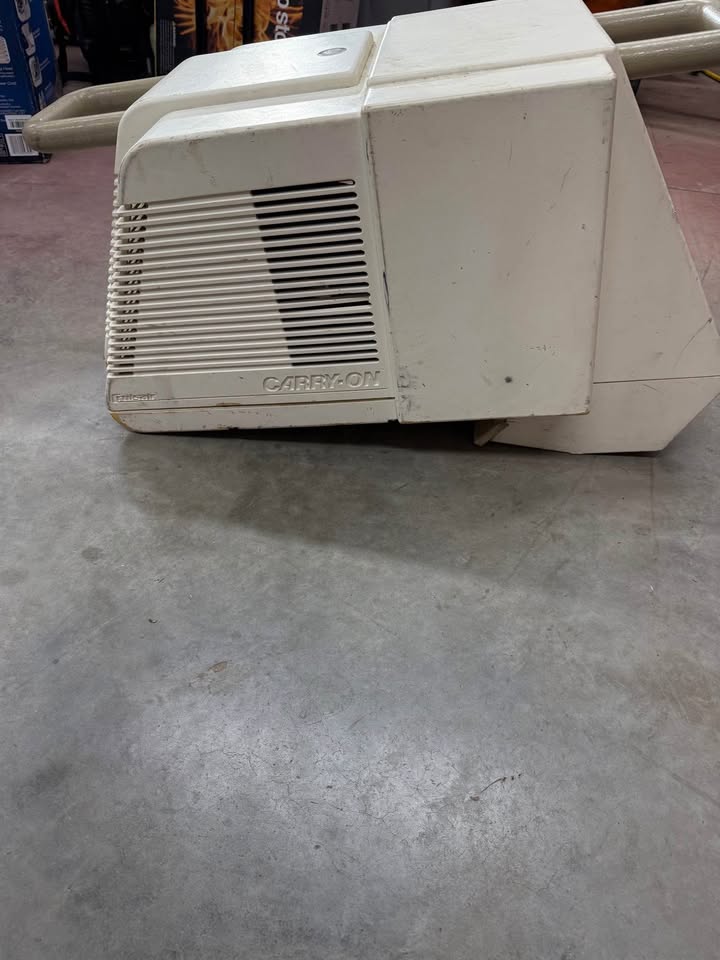 Boat hatch ac
