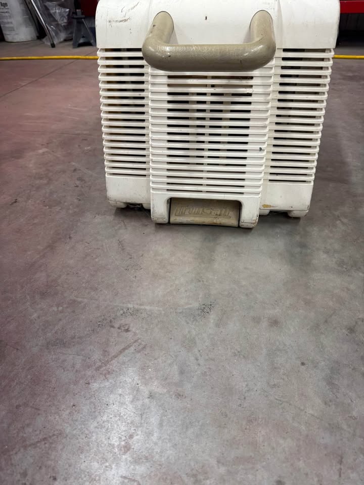 Boat hatch ac