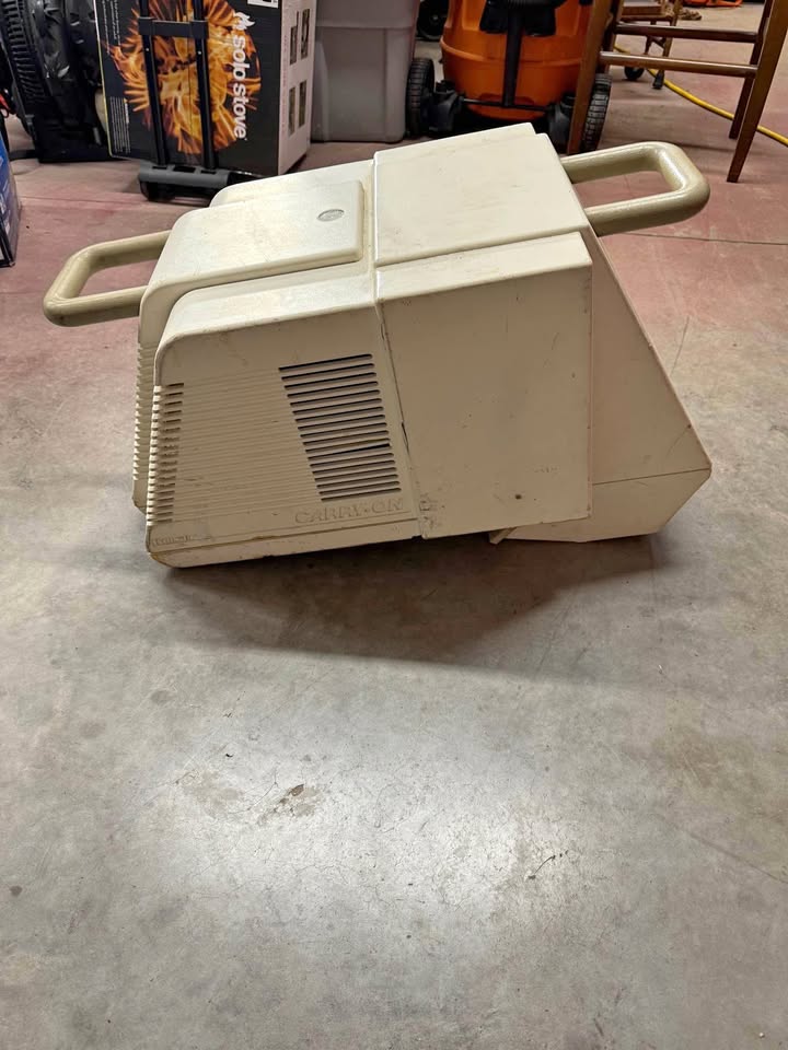 Boat hatch ac