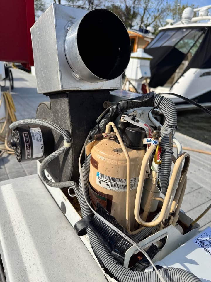 Dometic Cruisair 12,000 BTU Marine Air Conditioner 115V Works Great