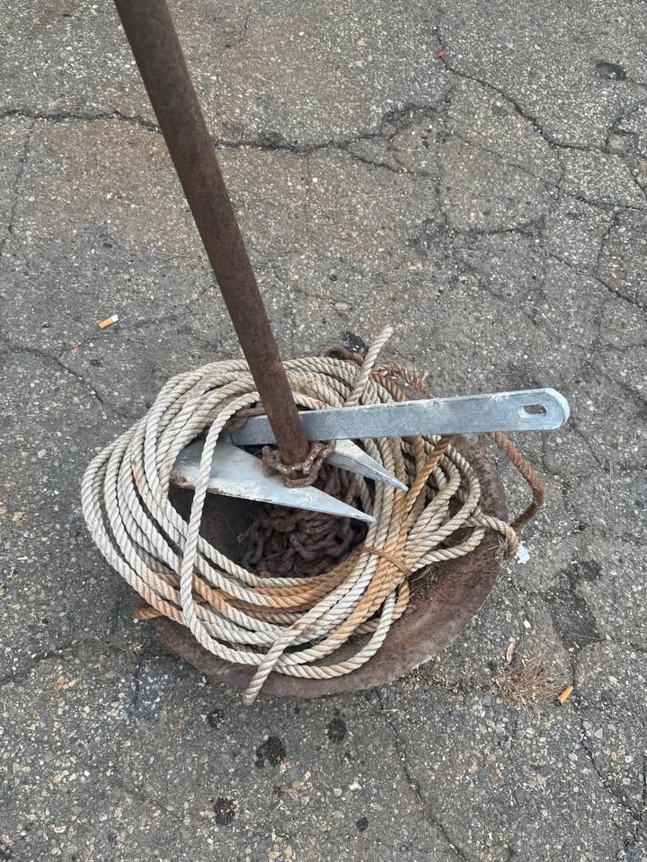 Boat Mooring/Mushroom Anchor w/chain