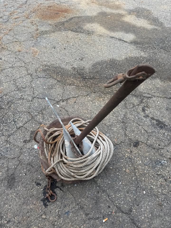 Boat Mooring/Mushroom Anchor w/chain