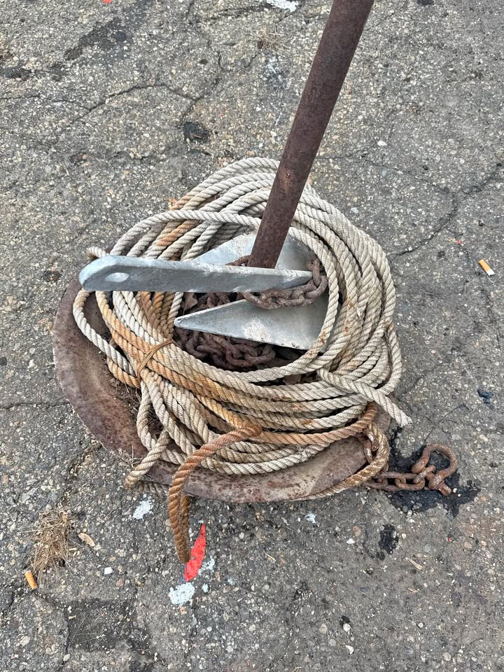 Boat Mooring/Mushroom Anchor w/chain
