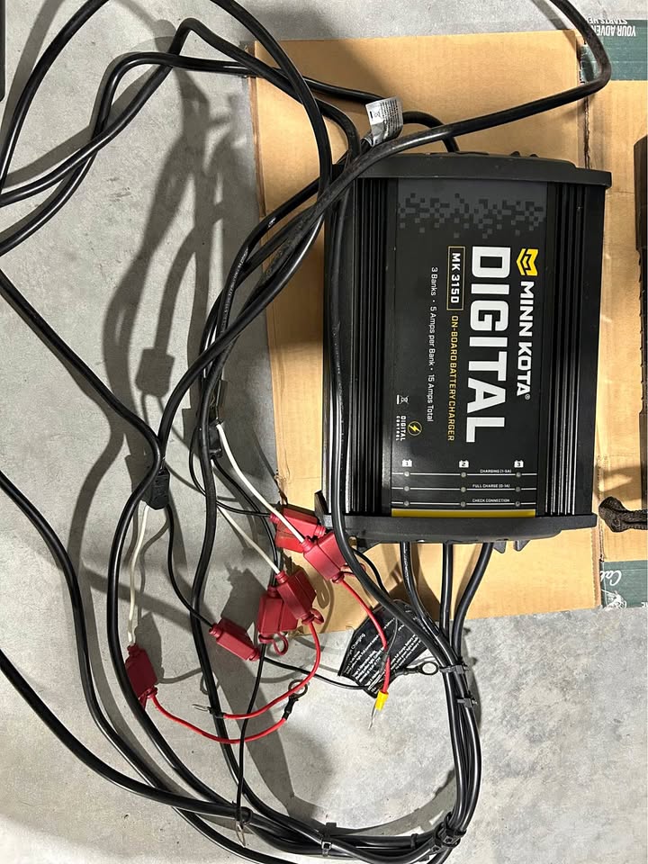 Minn Kota Digital Boat Battery Charger