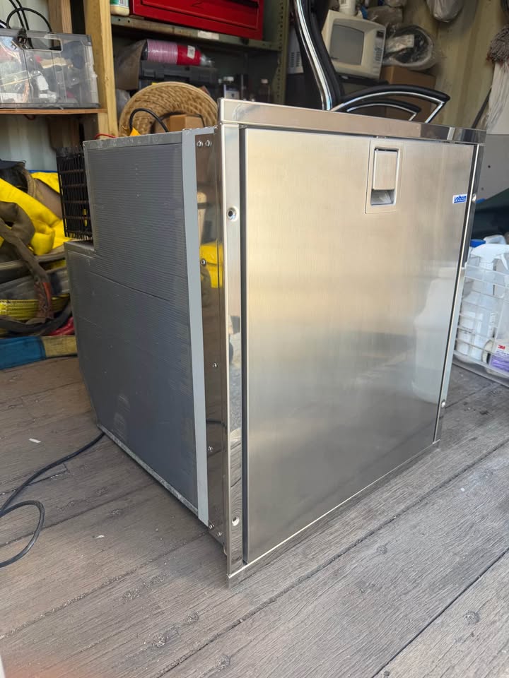 12 volt isotherm refrigerator for boat