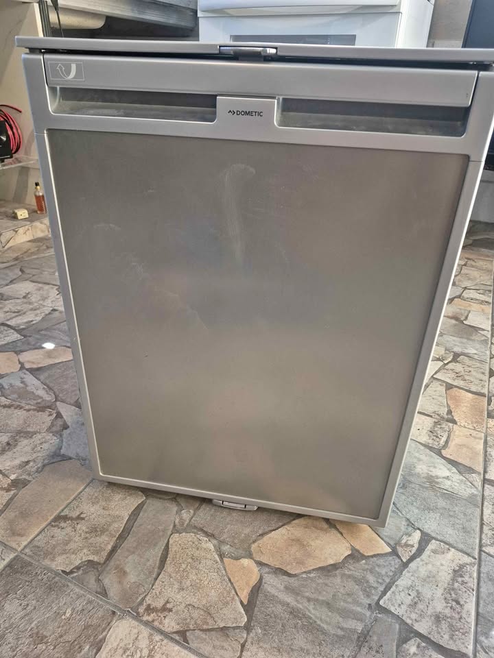 Boat refrigerator