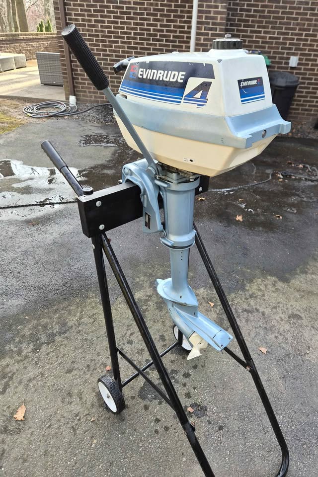 1979 Evinrude 4hp boat engine