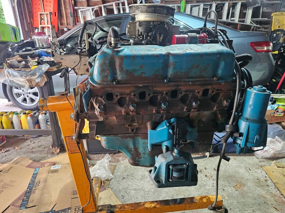 1977 351 Windsor Boat Engine V8