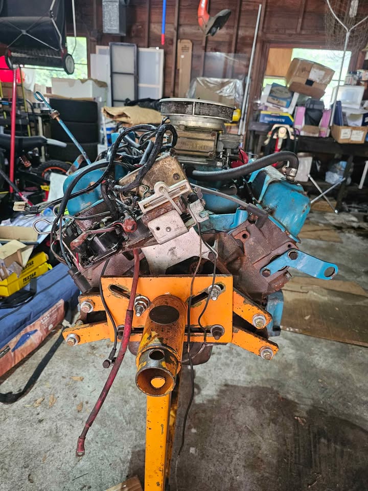 1977 351 Windsor Boat Engine V8