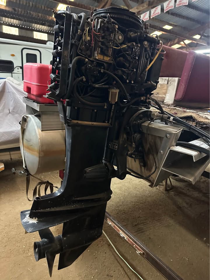 Mercury 60 HP Outboard Pontoon Boat Engine Controls and Console