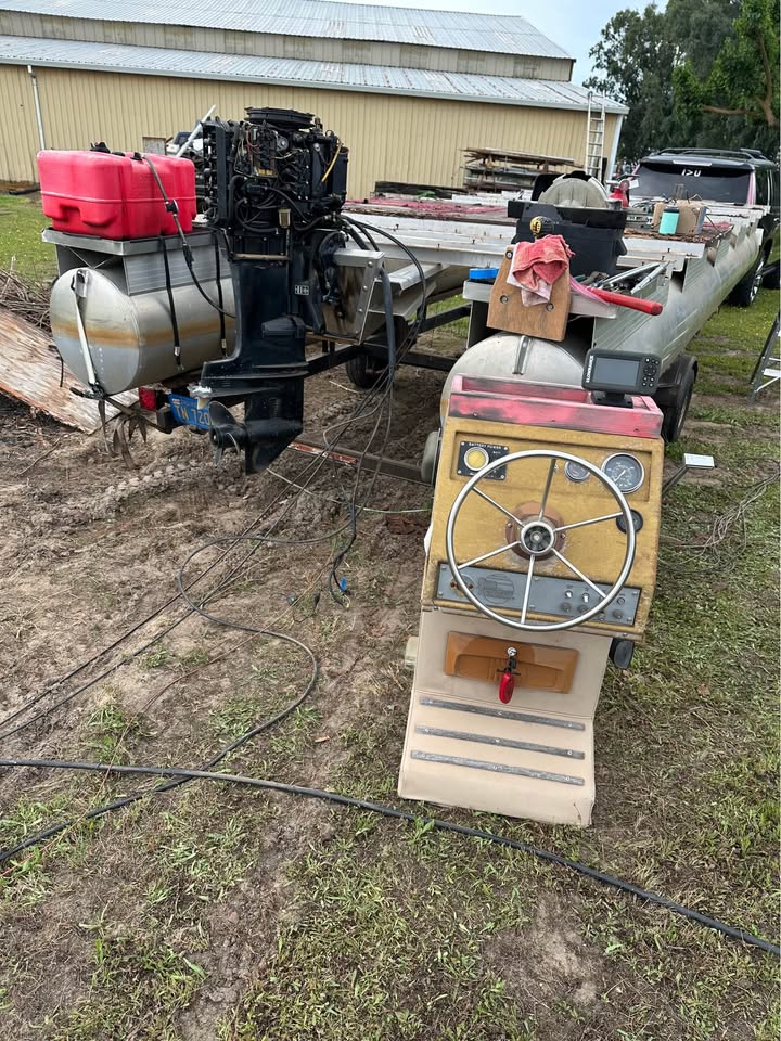Mercury 60 HP Outboard Pontoon Boat Engine Controls and Console