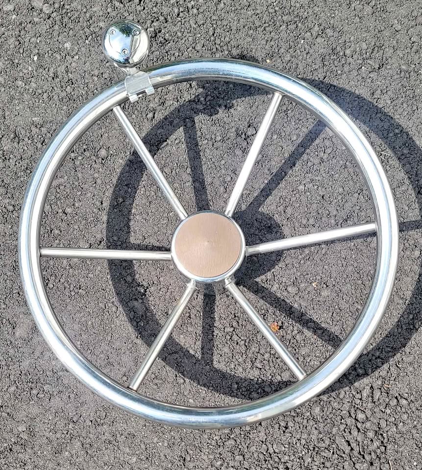 BOAT STEERING WHEEL WITH SPINNER KNOB