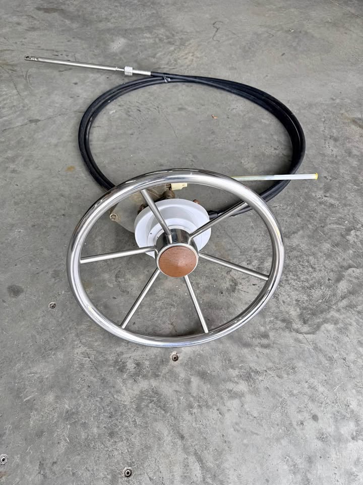 Boat steering wheel and cable