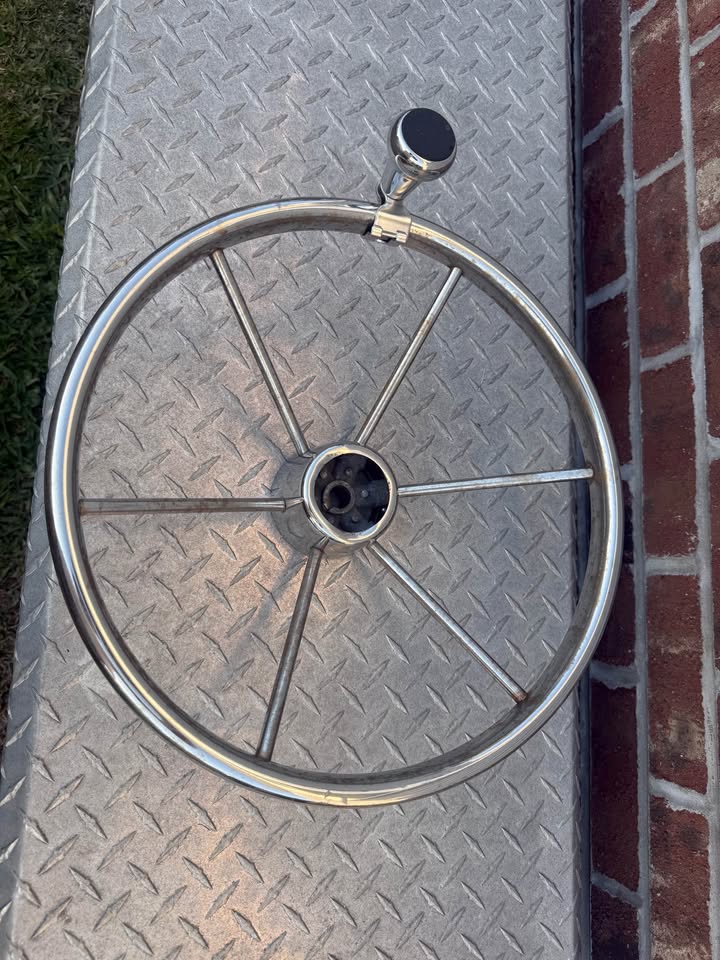 Boat steering wheel
