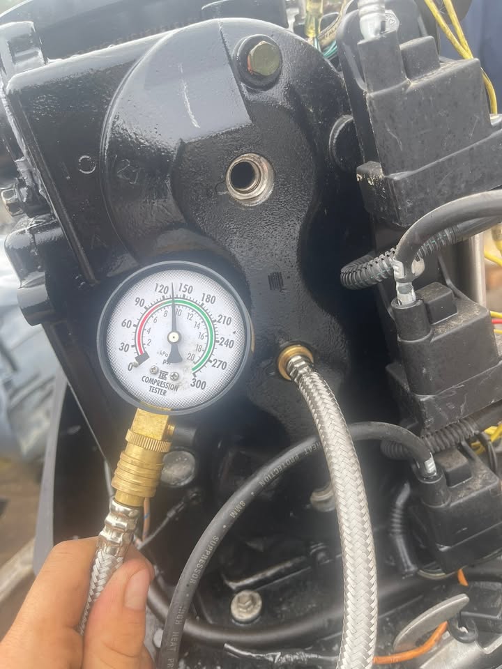 1999 Mercury 40 3 cyl 2 stroke oil injected 20 inch 40elpto