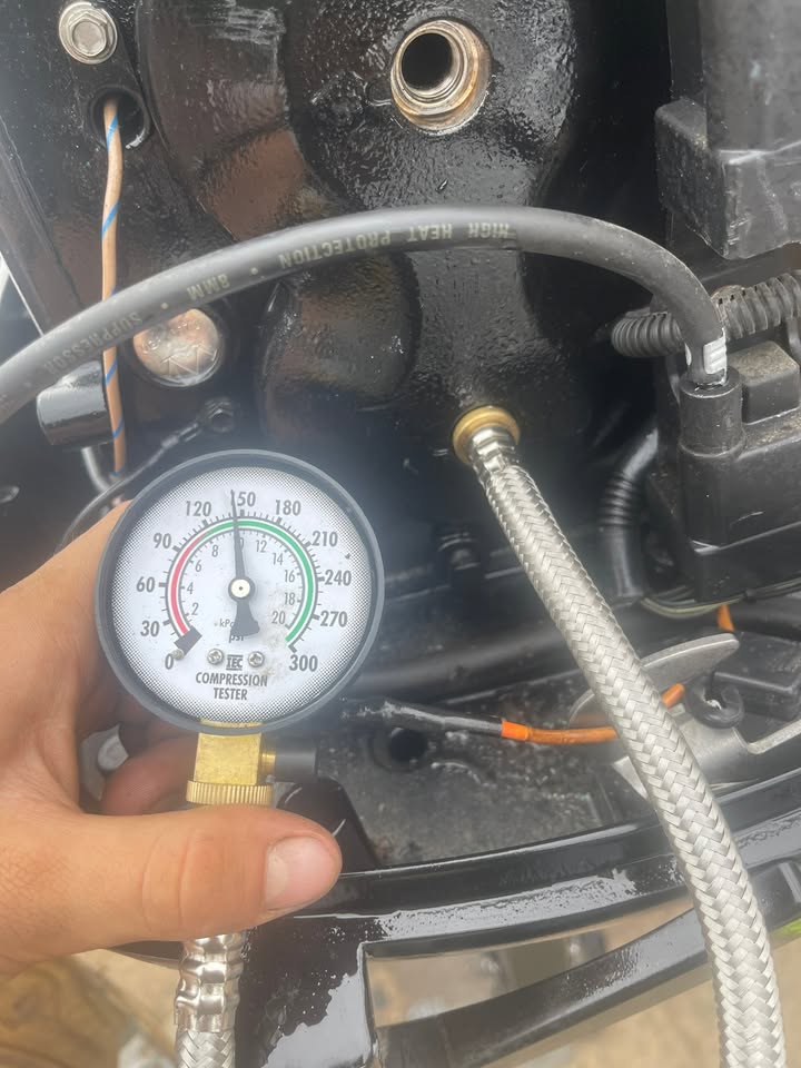 1999 Mercury 40 3 cyl 2 stroke oil injected 20 inch 40elpto